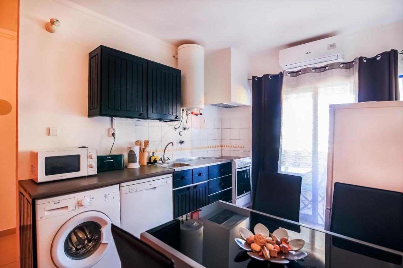 Apartment In Praia Da Rocha With A-C, Terrace In Portimão Eksteriør bilde
