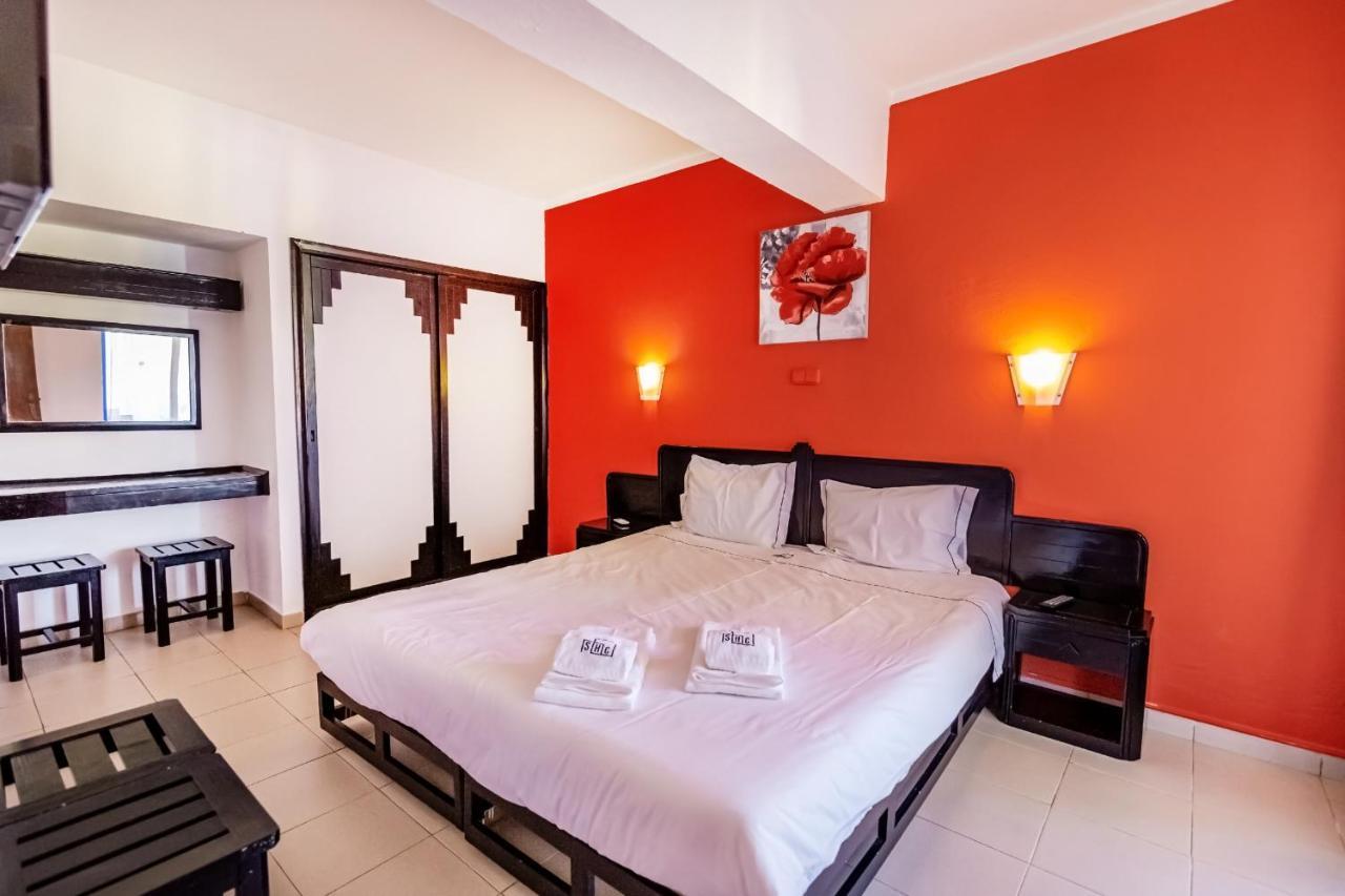Apartment In Praia Da Rocha With A-C, Terrace In Portimão Eksteriør bilde
