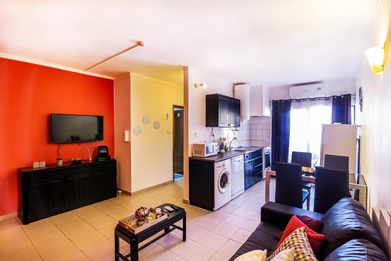 Apartment In Praia Da Rocha With A-C, Terrace In Portimão Eksteriør bilde